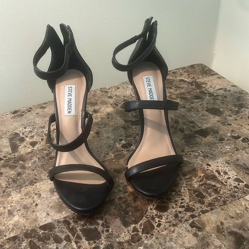 Steve Madden 7 1/2 black three strap high heels